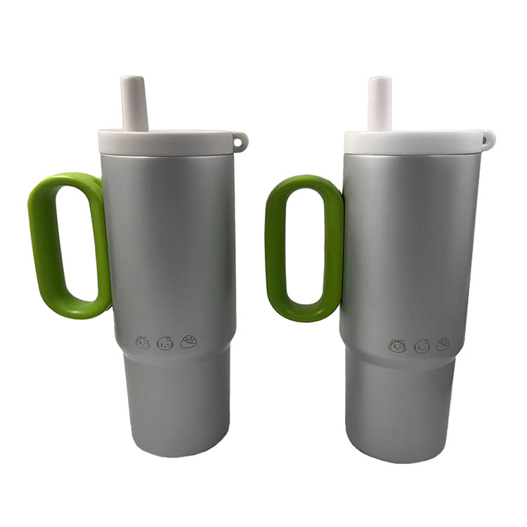 Taza de viaje de gran tamaño con asa y tapa